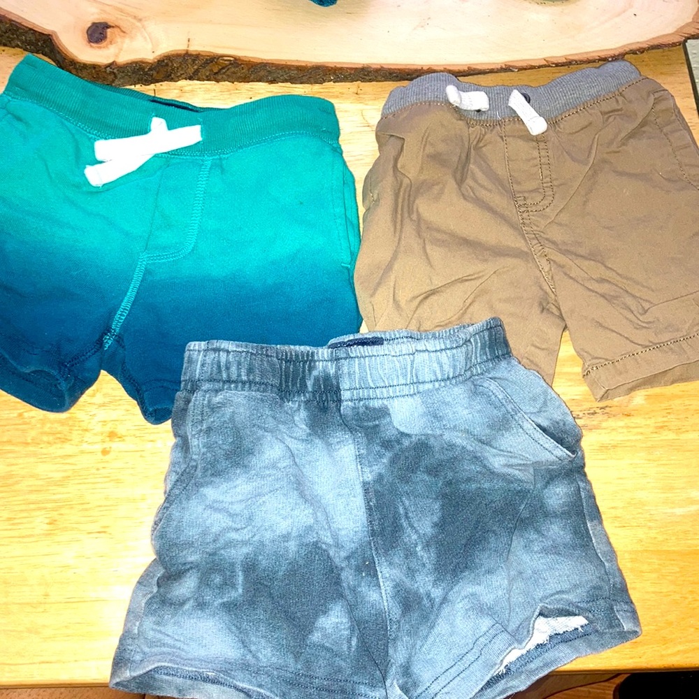 Toddler boys 18m shorts bundle